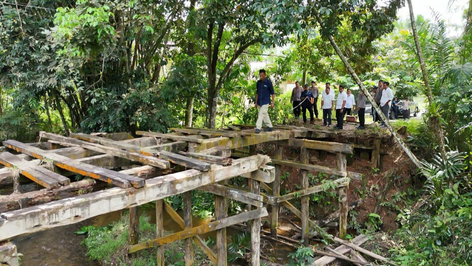 Tim Asesmen Polda Riau Tinjau Rencana Renovasi Jembatan Rusak di Lubuk Agung