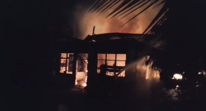 Kebakaran Rumah di Salo Timur, Damkar Kampar Bergerak Cepat Cegah Api Meluas