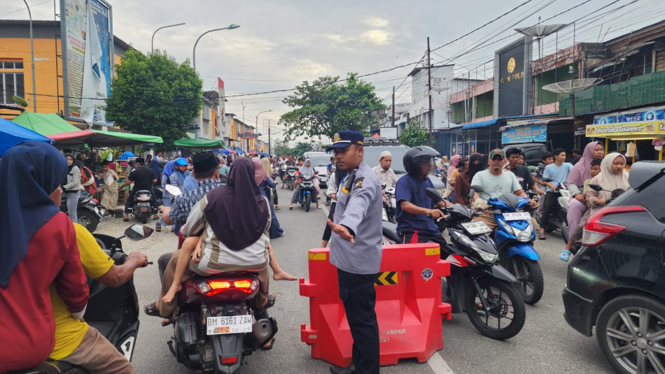 Dishub Kampar Amankan Arus Lalu Lintas Pasar Tumpah Bangkinang Selama Ramadhan