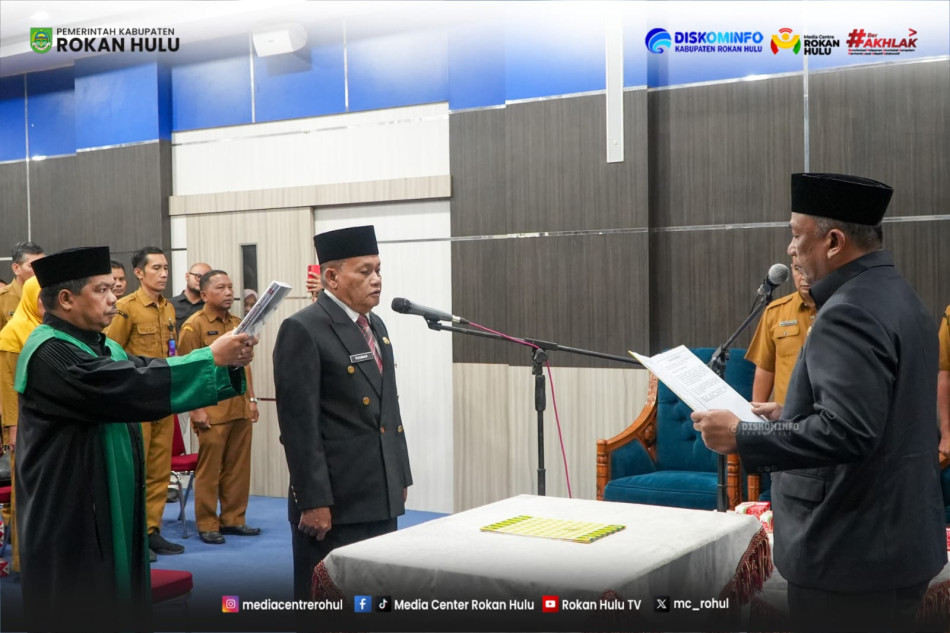 Yusmar Resmi Dilantik Jadi Pj Sekda Rohul, Bupati Anton Tekankan Penguatan Kinerja Birokrasi
