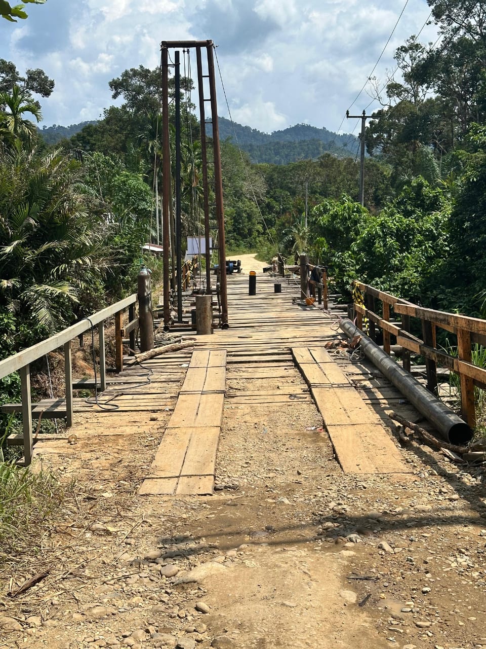 Tokoh Muda Kampar Kiri Minta Pemkab Tinjau Rehabilitasi Jembatan Sungai Sarik-ubuk Agung