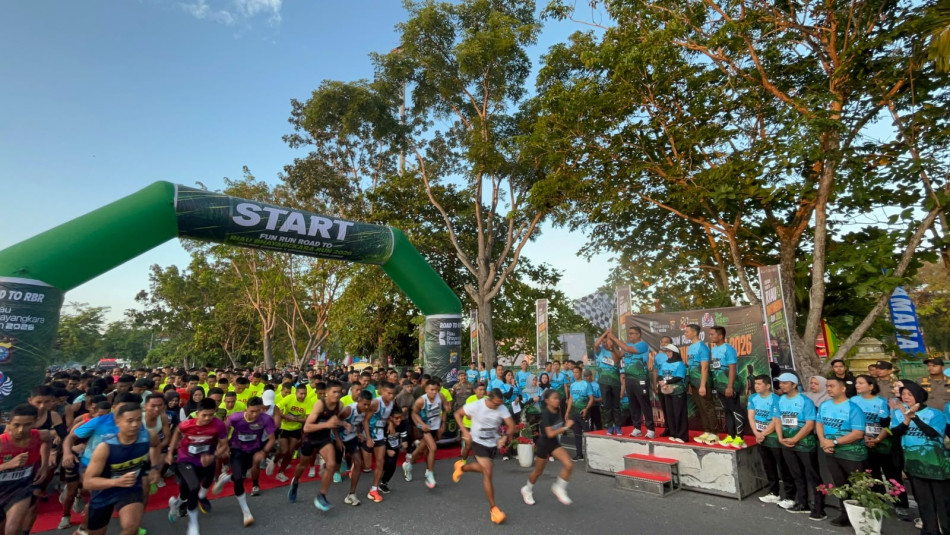 Polres Kampar Ajak Masyarakat Hidup Sehat Melalui Fun Run 5K HUT Bhayangkara ke-80