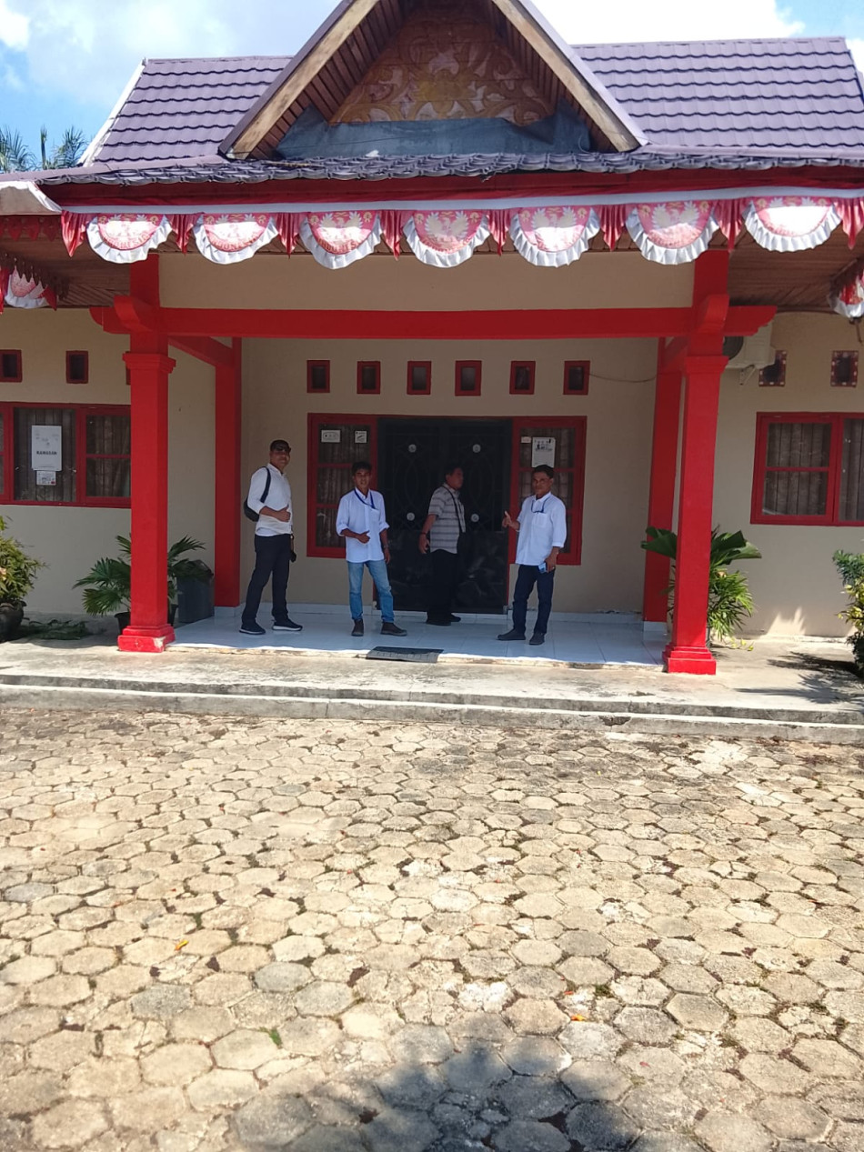 Kantor Desa Sari Makmur Masih Tutup di Jam Kerja, Warga Minta Camat dan Bupati Bertindak