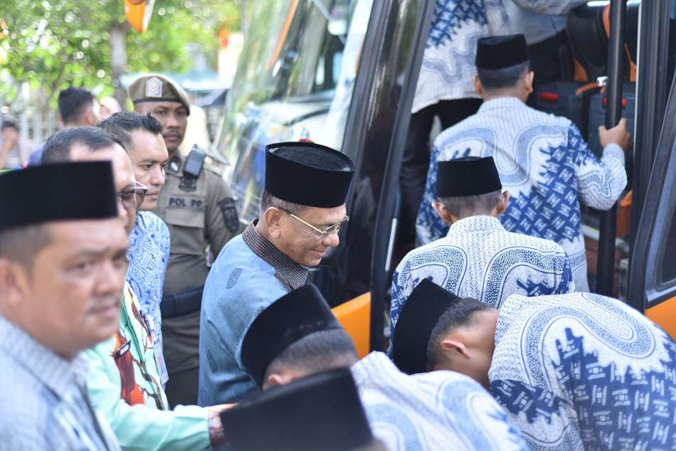 Bupati Bistamam Lepas Kafilah Rohil ke MTQ XLIV Riau, Targetkan Raih Juara Umum