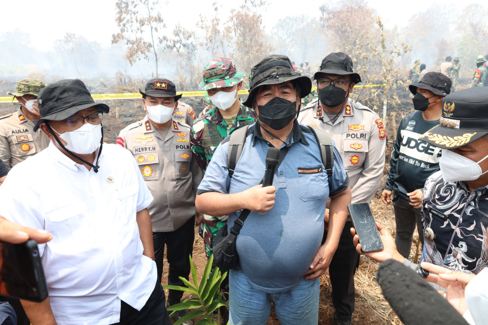 Menteri Lingkungan Hidup Cek Langsung TKP Karhutla di Kampar, Soroti Penanganan Berbasis Data