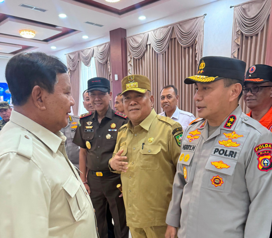 Presiden Prabowo Apresiasi Penanganan Karhutla Riau, Kapolda Herry: Api Harus Padam, Masyarakat Terlindungi